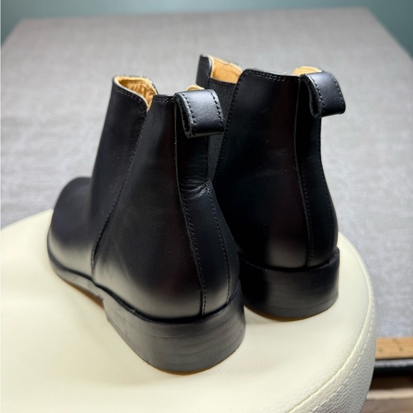 Nisolo Eva Everyday Chelsea Black Leather Pull On Boot Womens Size 8 - Picture 3 of 9